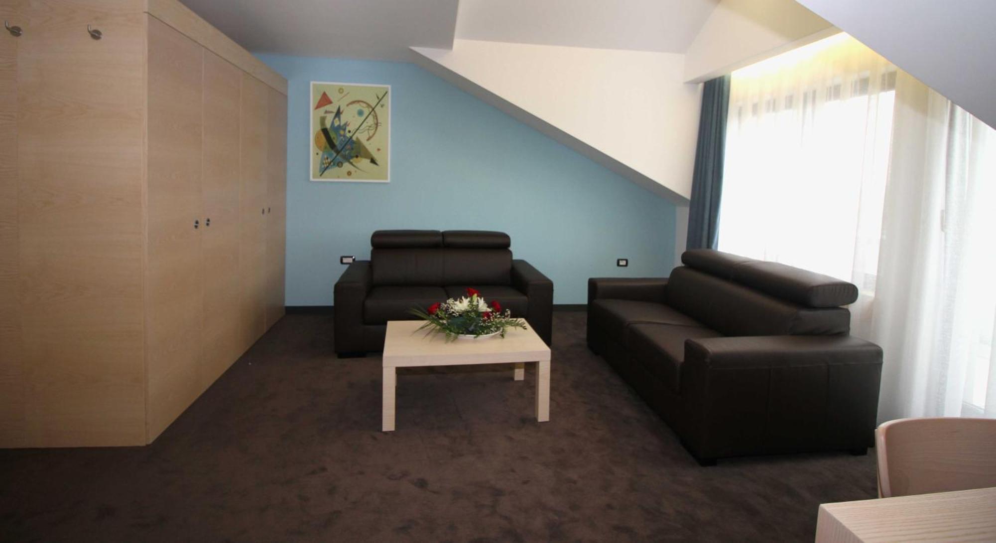 Hotel International Prishtina & Spa Pristina Room photo